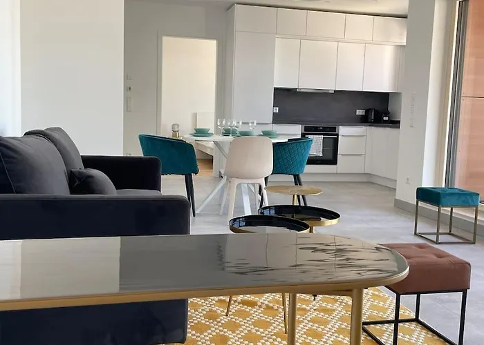 New And Large Flat In Center-Terrace And Parking- 142-100